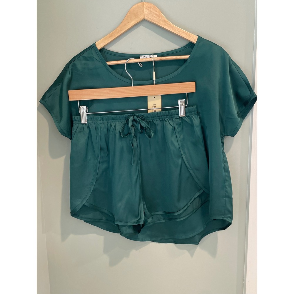 Satin Pajama Set Emerald Green Short Sleeve‎ Top and Shorts- Size Small
